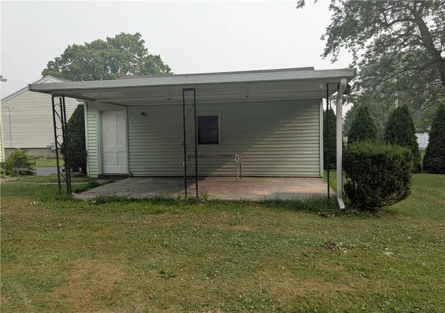 Photo 5 of Sale Pending at 535 Florence Ave, Medina, NY 14103 | MLS# R1700353 | Listing updated on 2026-07-28