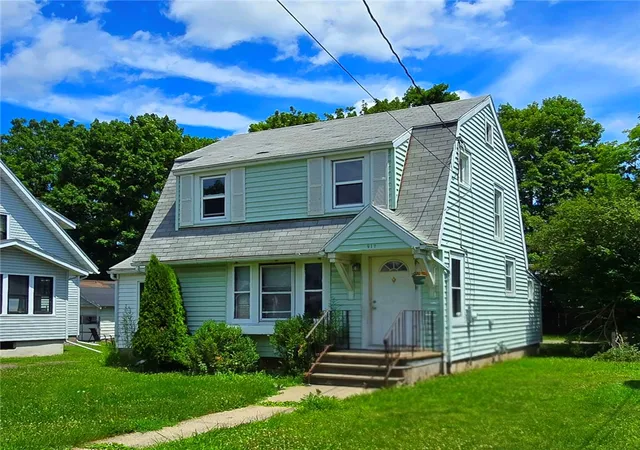 Photo 1 of Single family home for sale at 917 Sycamore St, Elmira, NY 14904 | MLS# R1700385 | Listing updated on 2026-07-21
