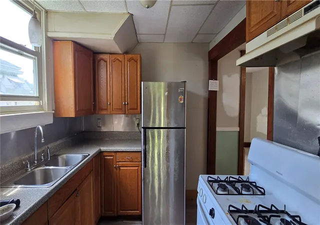 Photo 4 of Single family home for sale at 917 Sycamore St, Elmira, NY 14904 | MLS# R1700385 | Listing updated on 2026-07-21