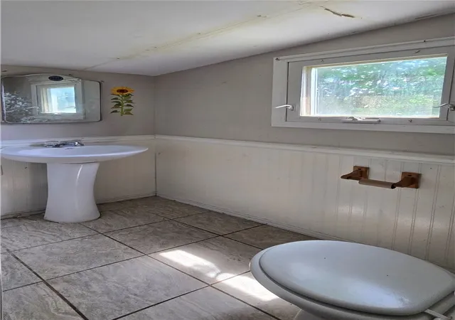 Photo 5 of Single family home for sale at 917 Sycamore St, Elmira, NY 14904 | MLS# R1700385 | Listing updated on 2026-07-21