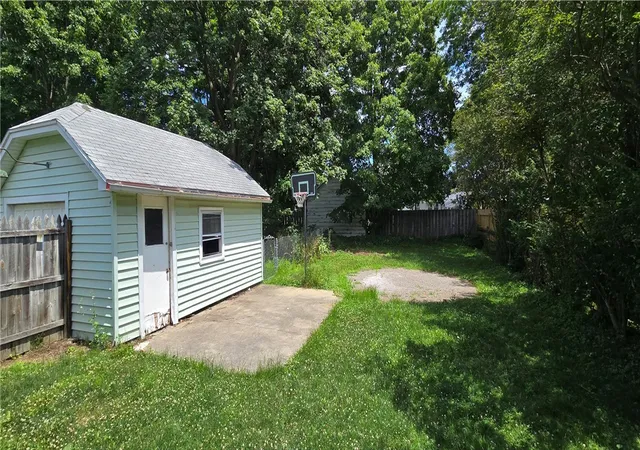 Photo 9 of Single family home for sale at 917 Sycamore St, Elmira, NY 14904 | MLS# R1700385 | Listing updated on 2026-07-21