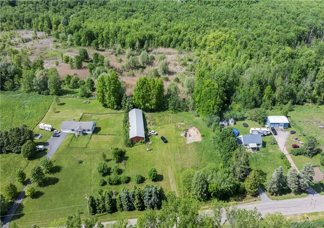 3rd image of 2913 Mccorkindale Rd, Caledonia, NY 14423 | MLS# R1699349