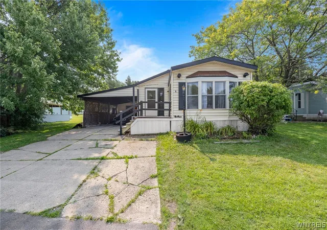 Manufactured home for sale at 4 Brush Dr, Hamburg, NY 14075 | MLS# B1700425