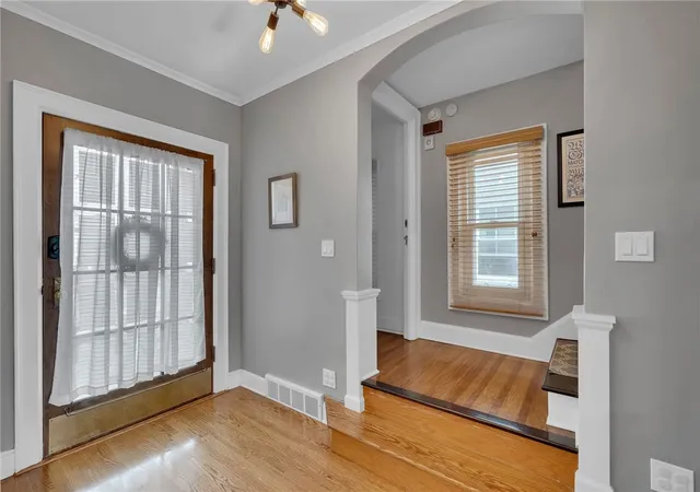 Photo 3 of Sale Pending at 94 Larchmont Rd, Buffalo, NY 14214 | MLS# R1700466 | Listing updated on 2026-07-28
