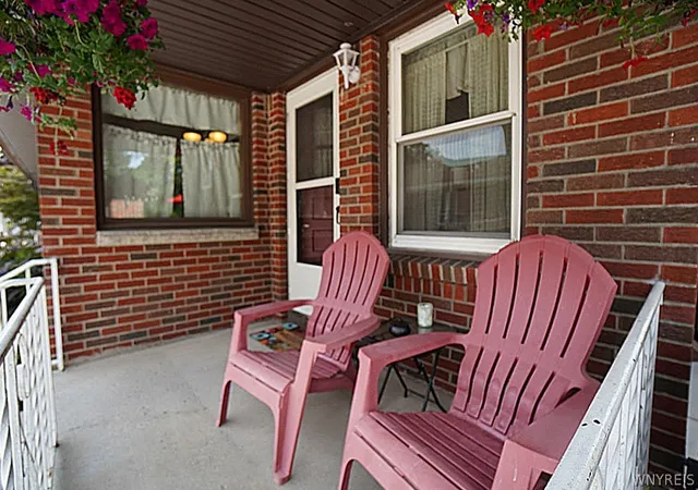 3rd image of 717 Shad St, North Tonawanda, NY 14120 | MLS# B1700104