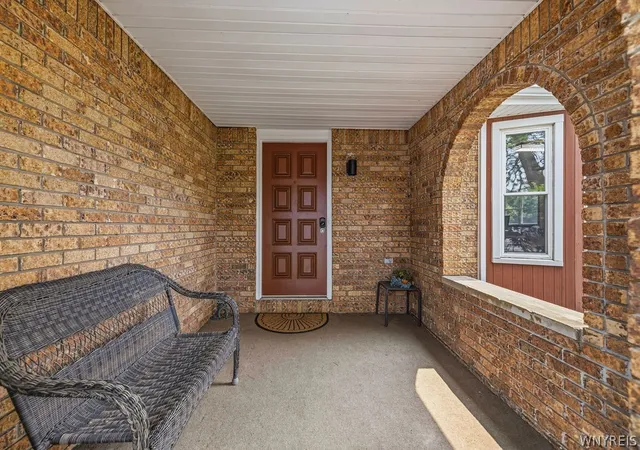 4th image of 3 Beaverbrook Ct, Depew, NY 14043 | MLS# B1699900