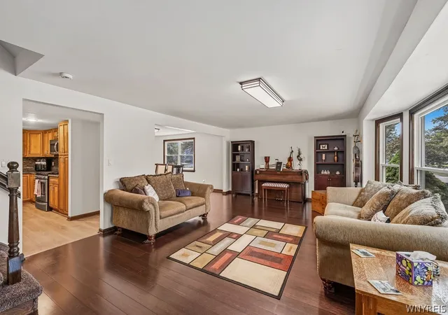 5th image of 3 Beaverbrook Ct, Depew, NY 14043 | MLS# B1699900