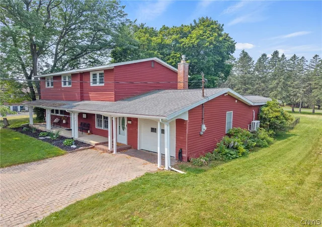 2nd image of 4957 Saint John Dr, Syracuse, NY 13215 | MLS# S1697640