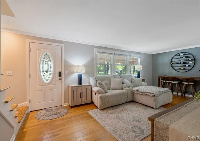 3rd image of 4957 Saint John Dr, Syracuse, NY 13215 | MLS# S1697640
