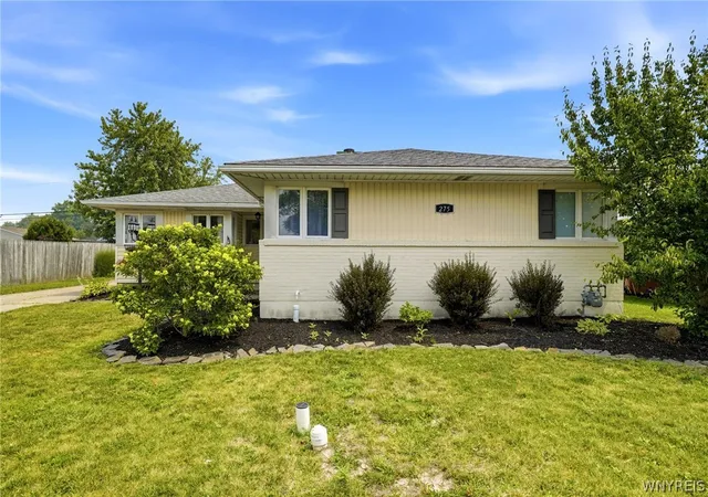 2nd image of 275 Pryor Ave, Tonawanda, NY 14150 | MLS# B1700427