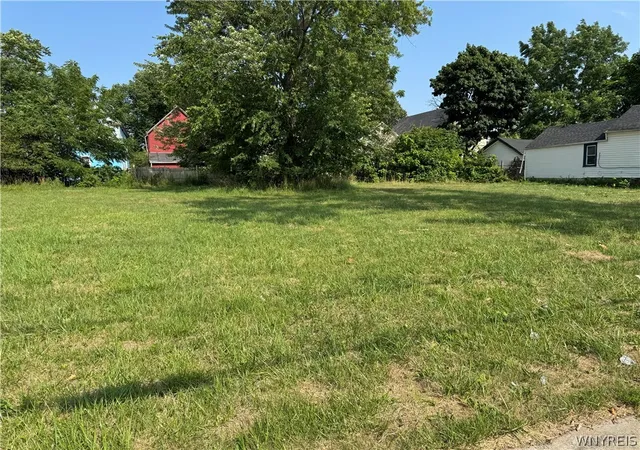 3rd image of 217 Madison St, Buffalo, NY 14206 | MLS# B1700328