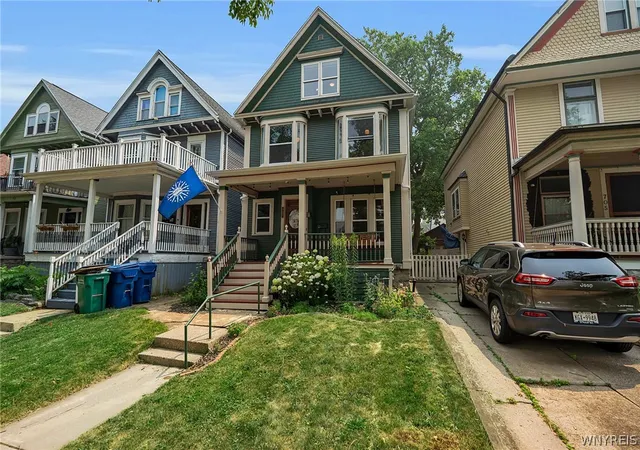 Photo 2 of Sale Pending at 707 Richmond Ave, Buffalo, NY 14222 | MLS# B1700532 | Listing updated on 2026-07-31