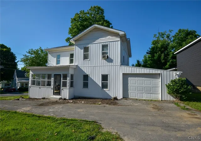 1st image of 93 Walton St, Alexandria Bay, NY 13607 | MLS# S1698426