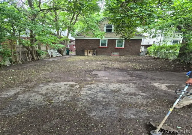 3rd image of 2231 Cudaback Ave, Niagara Falls, NY 14303 | MLS# B1700595