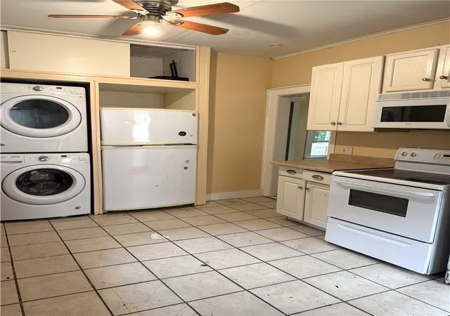 4th image of 45 Grove St, Oneonta, NY 13820 | MLS# R1700205
