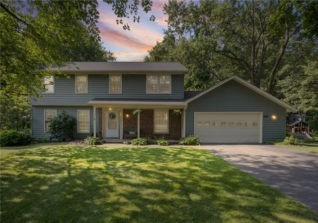 2nd image of 694 Shanlee Dr, Webster, NY 14580 | MLS# R1700310