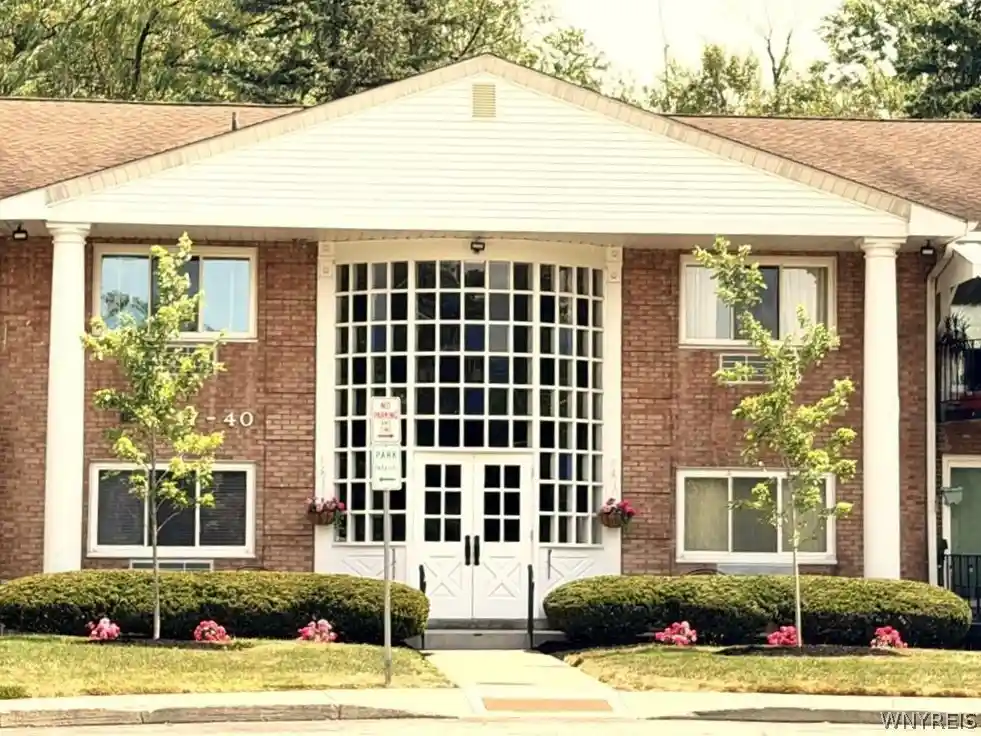 Listing Photo 1 - Condo for sale in 24 Park Ln Ct located at 24 Park Ln Ct, Buffalo, NY 14221 - Unit 24 Park Ln Ct