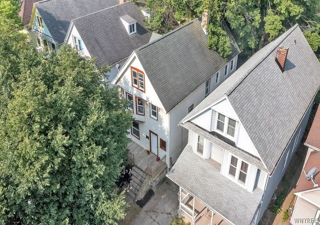 Photo 2 of Sale Pending at 416 Baynes St, Buffalo, NY 14213 | MLS# B1699318 | Listing updated on 2026-07-30