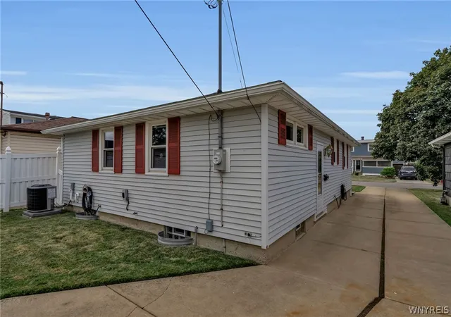 4th image of 149 Desmond Dr, Tonawanda, NY 14150 | MLS# B1700537