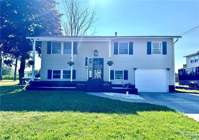 Photo 2 of Sale Pending at 15 Wilkinson Pl, Baldwinsville, NY 13027 | MLS# S1696432 | Listing updated on 2026-08-03