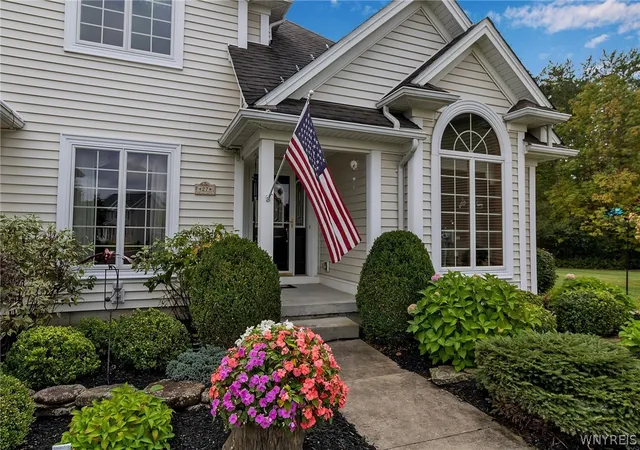 2nd image of 27 Ann Marie Dr, Lancaster, NY 14086 | MLS# B1698810