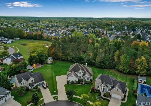 5th image of 27 Ann Marie Dr, Lancaster, NY 14086 | MLS# B1698810