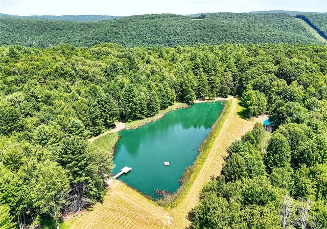 4th image of 319 Reniff Rd, Baldwin, NY 14859 | MLS# R1699779