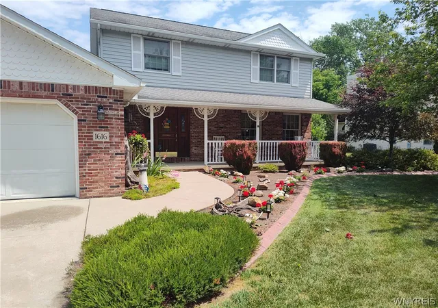Photo 3 of Single family home for sale at 1616 Lakeview Rd, Lake View, NY 14085 | MLS# B1698682 | Listing updated on 2026-08-02