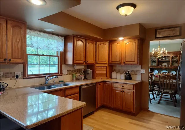 Photo 3 of Single family home for sale at 1616 Lakeview Rd, Lake View, NY 14085 | MLS# B1698682 | Listing updated on 2026-08-02