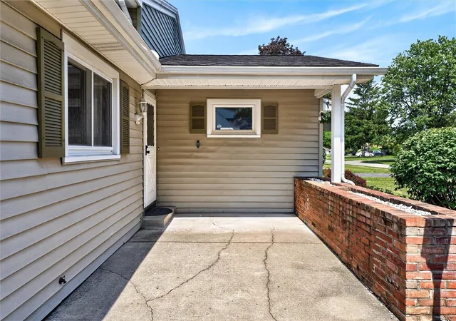 3rd image of 63 Mariposa Dr, Rochester, NY 14624 | MLS# R1700710