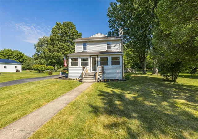 2nd image of 82 Chapel St, Canandaigua, NY 14424 | MLS# R1699761