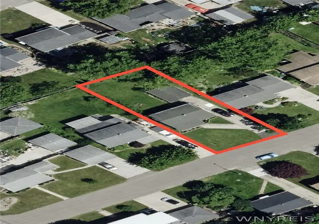 Photo 3 of Sale Pending at 4696 Chapman Pkwy, Hamburg, NY 14075 | MLS# B1699991 | Listing updated on 2026-08-03