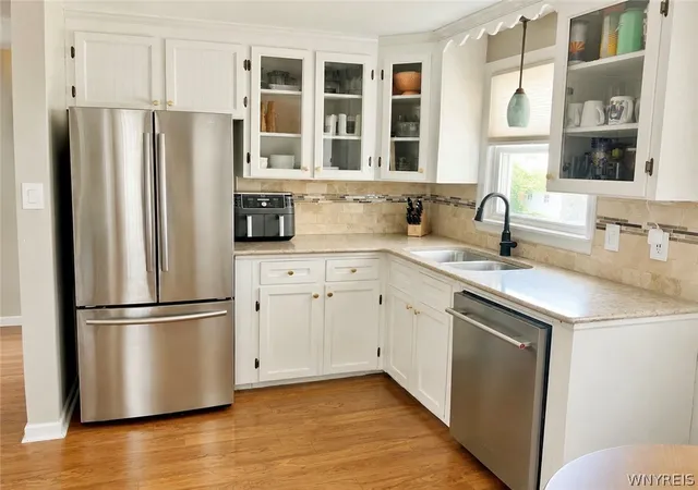 Photo 4 of Sale Pending at 4696 Chapman Pkwy, Hamburg, NY 14075 | MLS# B1699991 | Listing updated on 2026-08-03