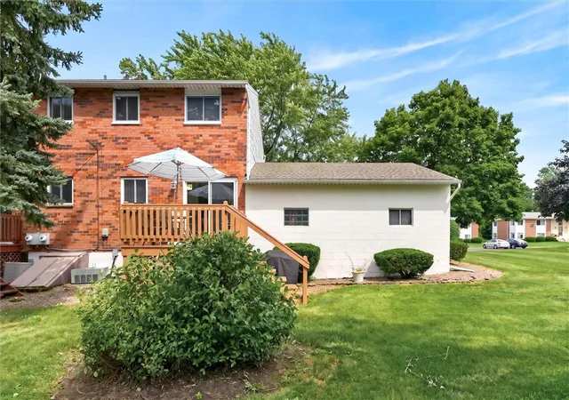 2nd image of 222 Fox Run, Rochester, NY 14606 | MLS# R1699111
