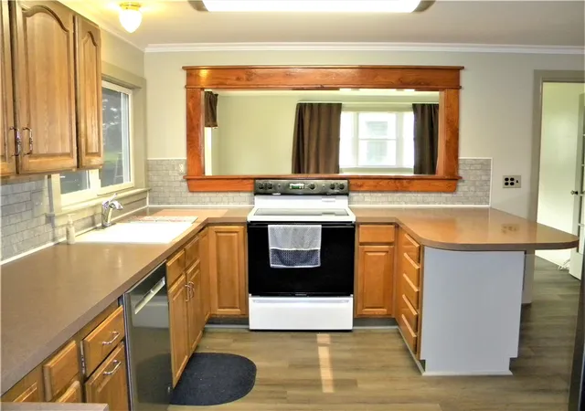 4th image of 15 Upton Ave, Spencerport, NY 14559 | MLS# R1699430
