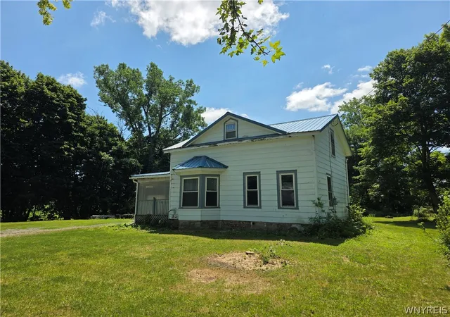 Photo 1 of Sale Pending at 12298 Maple Ridge Rd, Medina, NY 14103 | MLS# B1700080 | Listing updated on 2026-08-04