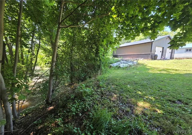 Photo 3 of Sale Pending at 12298 Maple Ridge Rd, Medina, NY 14103 | MLS# B1700080 | Listing updated on 2026-08-04