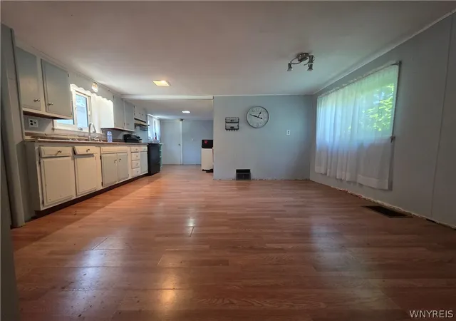 Photo 5 of Sale Pending at 12298 Maple Ridge Rd, Medina, NY 14103 | MLS# B1700080 | Listing updated on 2026-08-04