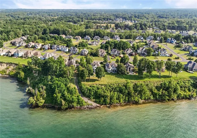 47th image of 385 Coastal View Dr, Webster, NY 14580 | MLS# R1700787