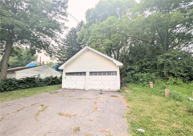 3rd image of 563-565 Woodbine Ave, Rochester, NY 14619 | MLS# R1700034