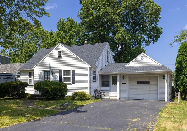Photo 1 of Sale Pending at 262 Bancroft Dr, Rochester, NY 14616 | MLS# R1700108 | Listing updated on 2026-07-30