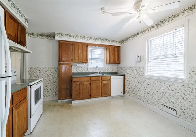 Photo 4 of Sale Pending at 262 Bancroft Dr, Rochester, NY 14616 | MLS# R1700108 | Listing updated on 2026-07-30