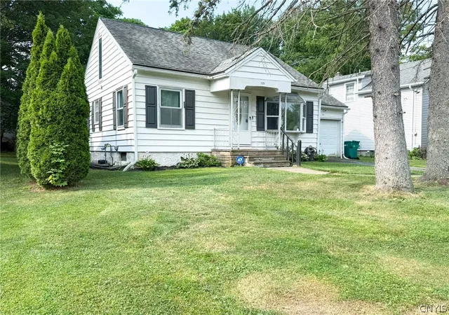 2nd image of 125 Merritt Pl, New Hartford, NY 13413 | MLS# S1700802
