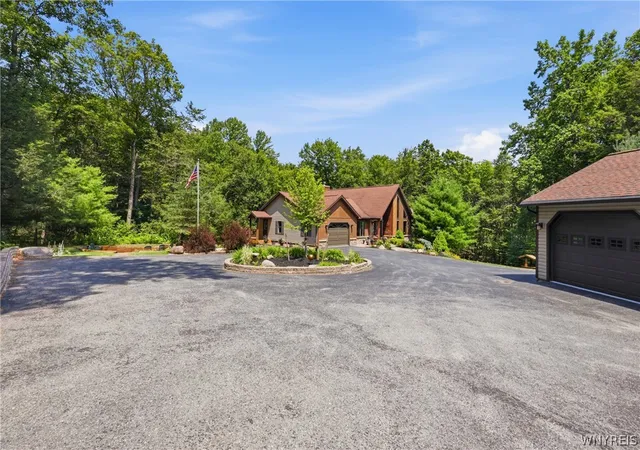 2nd image of 6269 Hillcroft Dr, Boston, NY 14025 | MLS# B1699838