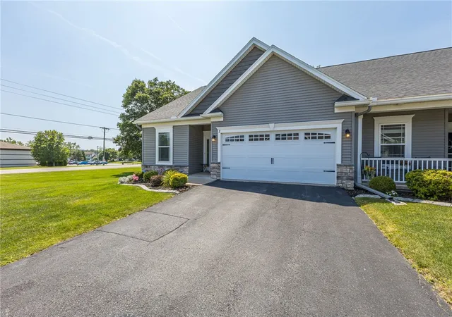 2nd image of 1 Cedar Cove Trl, Rochester, NY 14606 | MLS# R1699643