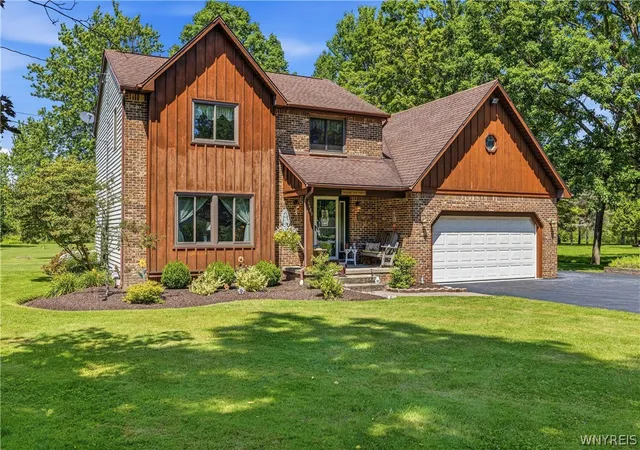 2nd image of 6489 Tonawanda Creek Rd, Lockport Town, NY 14094 | MLS# B1700619