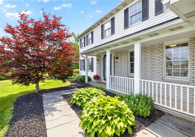 3rd image of 953 Dibbles Trl, Webster, NY 14580 | MLS# R1699647