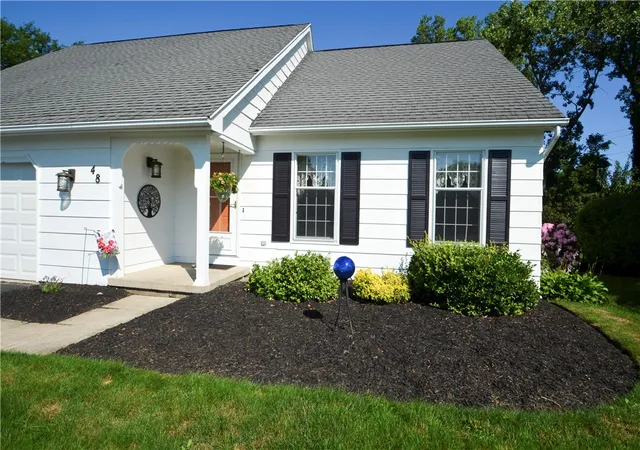 2nd image of 48 Woodsong Ln, Rochester, NY 14612 | MLS# R1700561