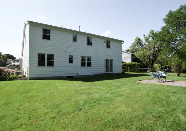 3rd image of 48 Woodsong Ln, Rochester, NY 14612 | MLS# R1700561