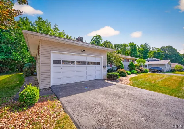 46th image of 5 Robin Rd, Utica, NY 13501 | MLS# S1700824